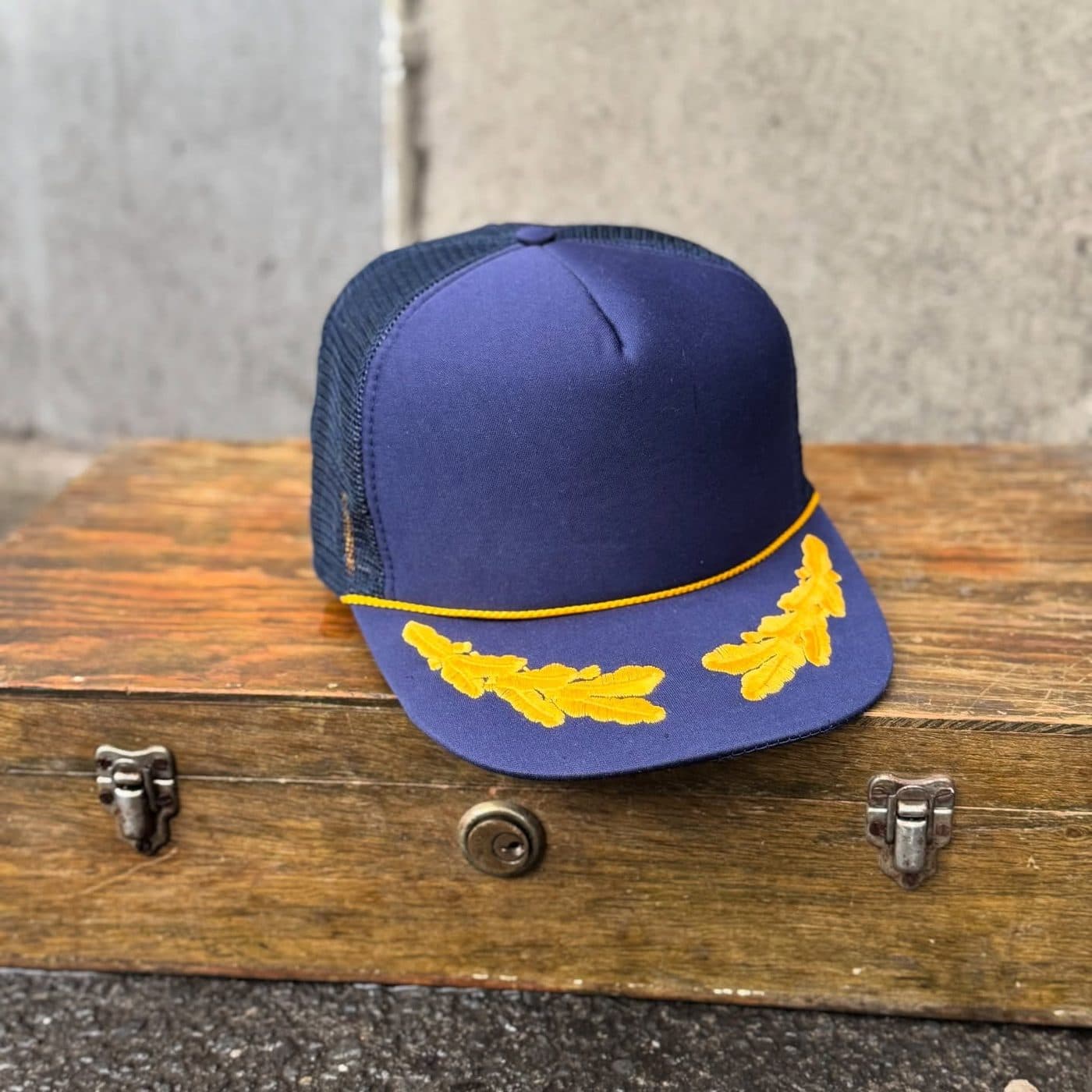 Gorra Capitán — Hoja de Roble Dorada
